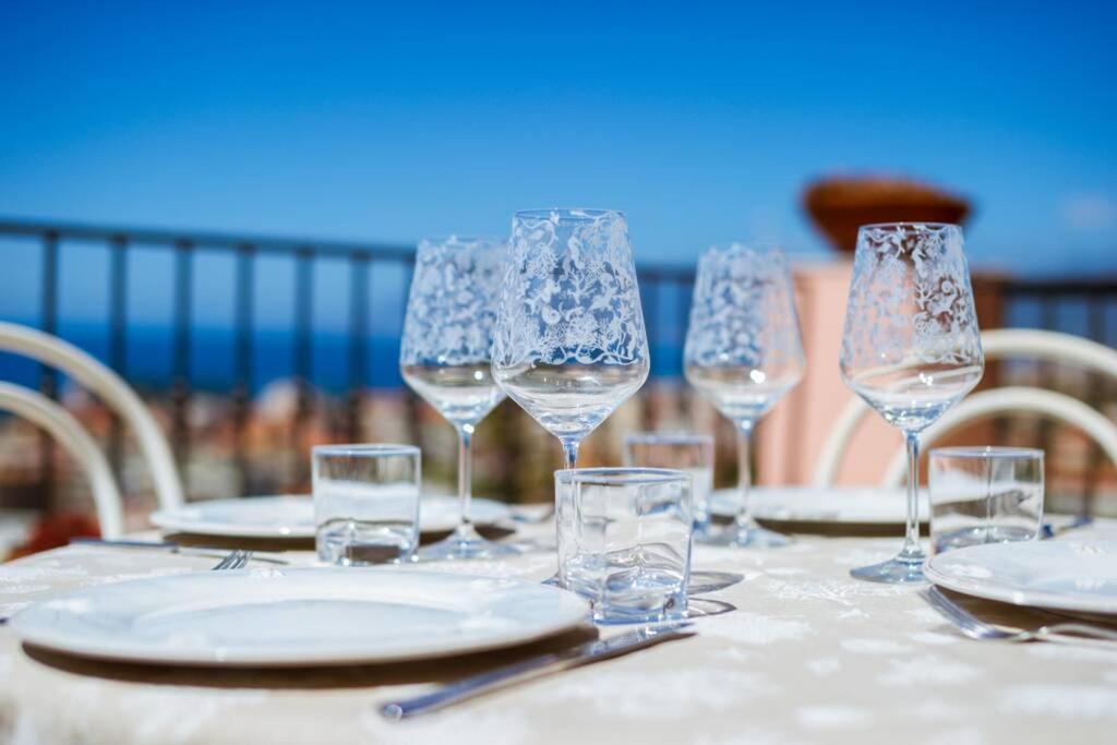 Casa Del Subacqueo. Amazing Terrace With Sea View. Wi-Fi Apartment Bordighera Exterior photo